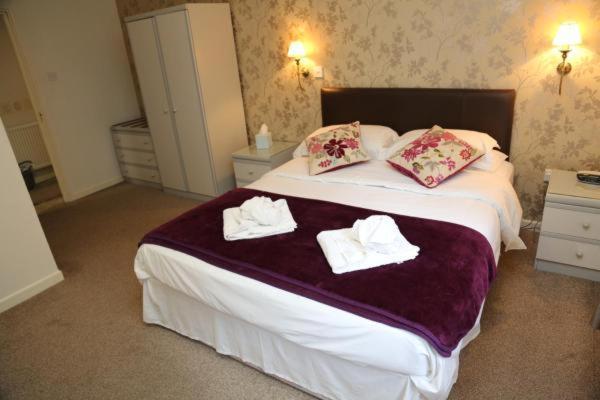 Campsite & Pods At Colliford Tavern *
