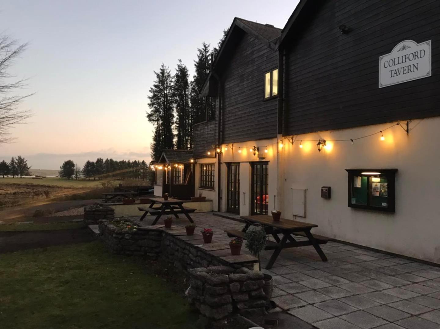 & Pods At Colliford Tavern