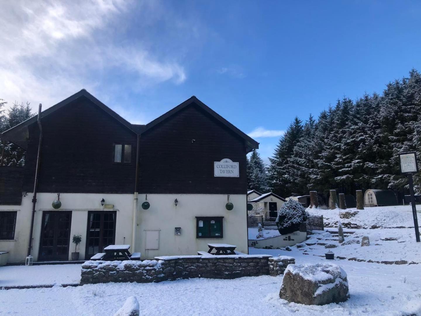 Campsite & Pods At Colliford Tavern