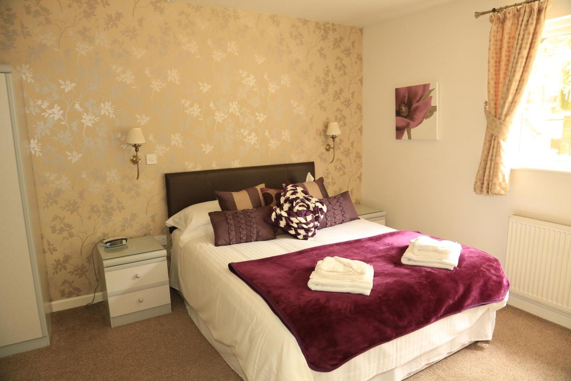 Campsite & Pods At Colliford Tavern *